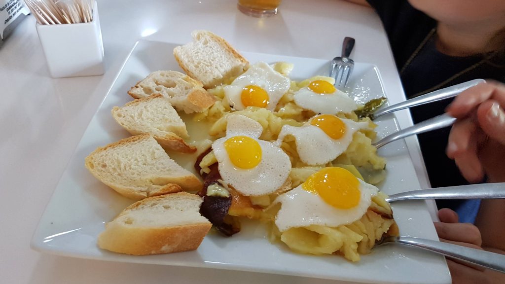 Tapa mit "Huevo Frito"